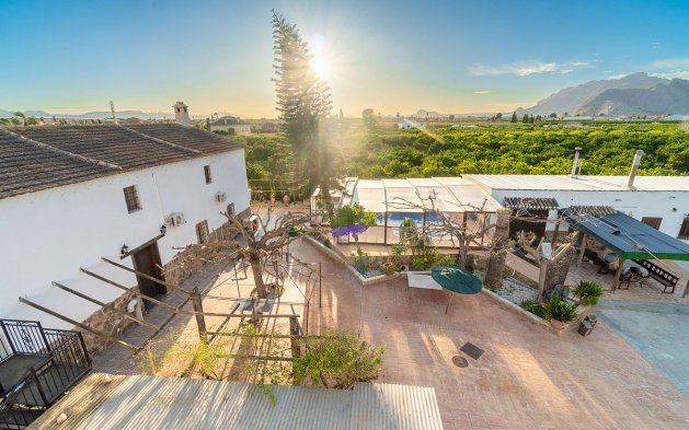 Resale - Villa - Orihuela