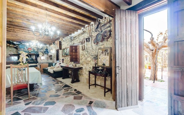 Resale - Villa - Orihuela