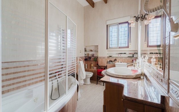 Resale - Villa - Orihuela