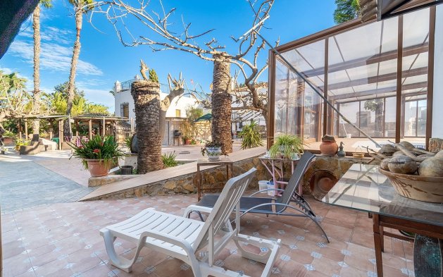 Resale - Villa - Orihuela