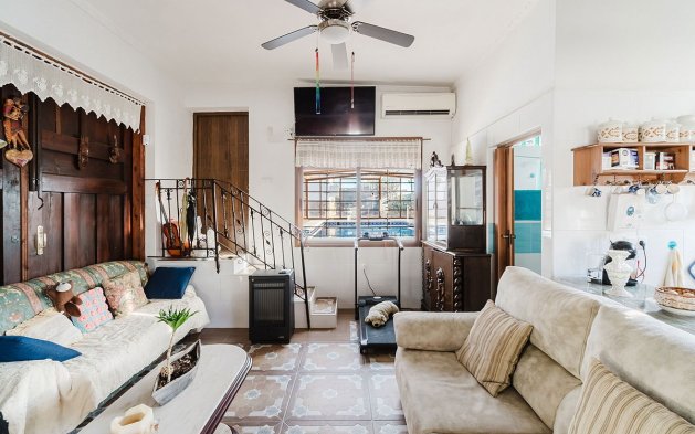 Resale - Villa - Orihuela