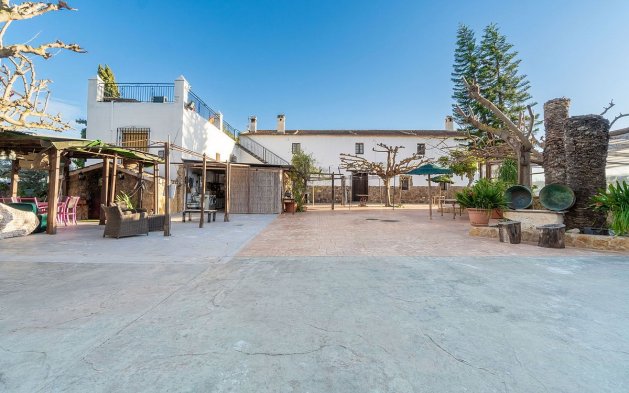 Resale - Villa - Orihuela