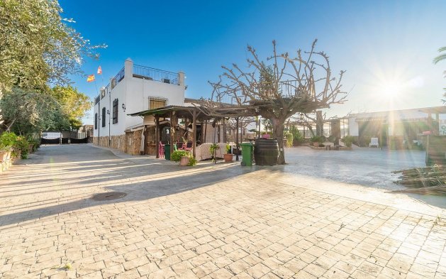 Resale - Villa - Orihuela