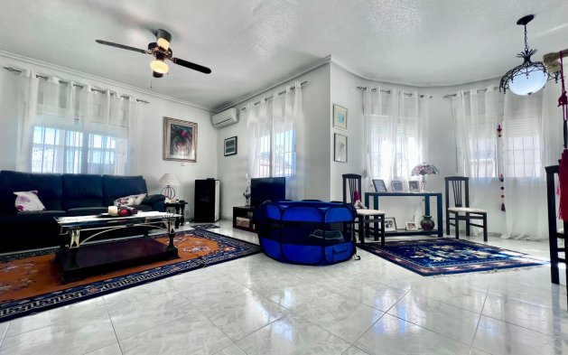 Resale - Villa - Orihuela Costa - La Zenia