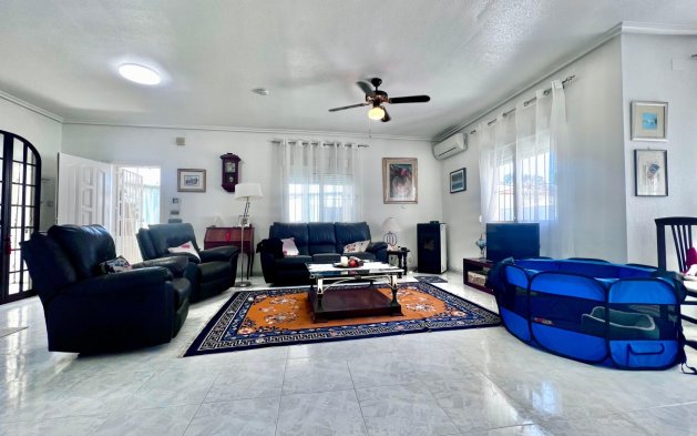 Resale - Villa - Orihuela Costa - La Zenia