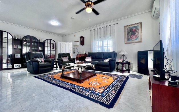 Resale - Villa - Orihuela Costa - La Zenia