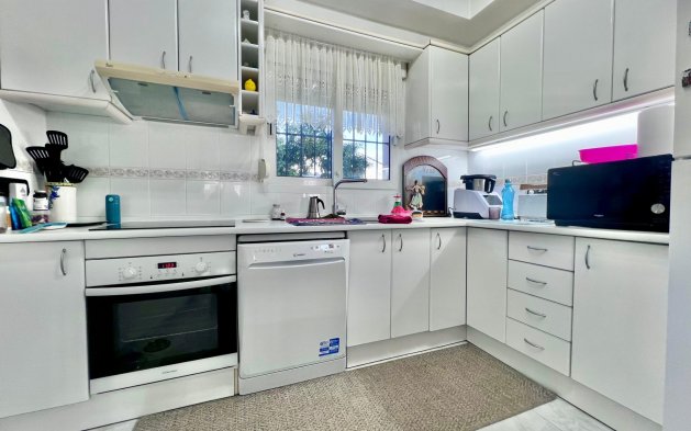 Resale - Villa - Orihuela Costa - La Zenia