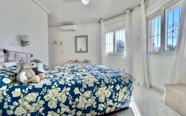 Resale - Villa - Orihuela Costa - La Zenia