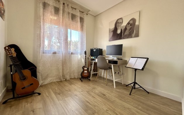 Odsprzedaż - Mieszkanie w bloku - Los Alcázares